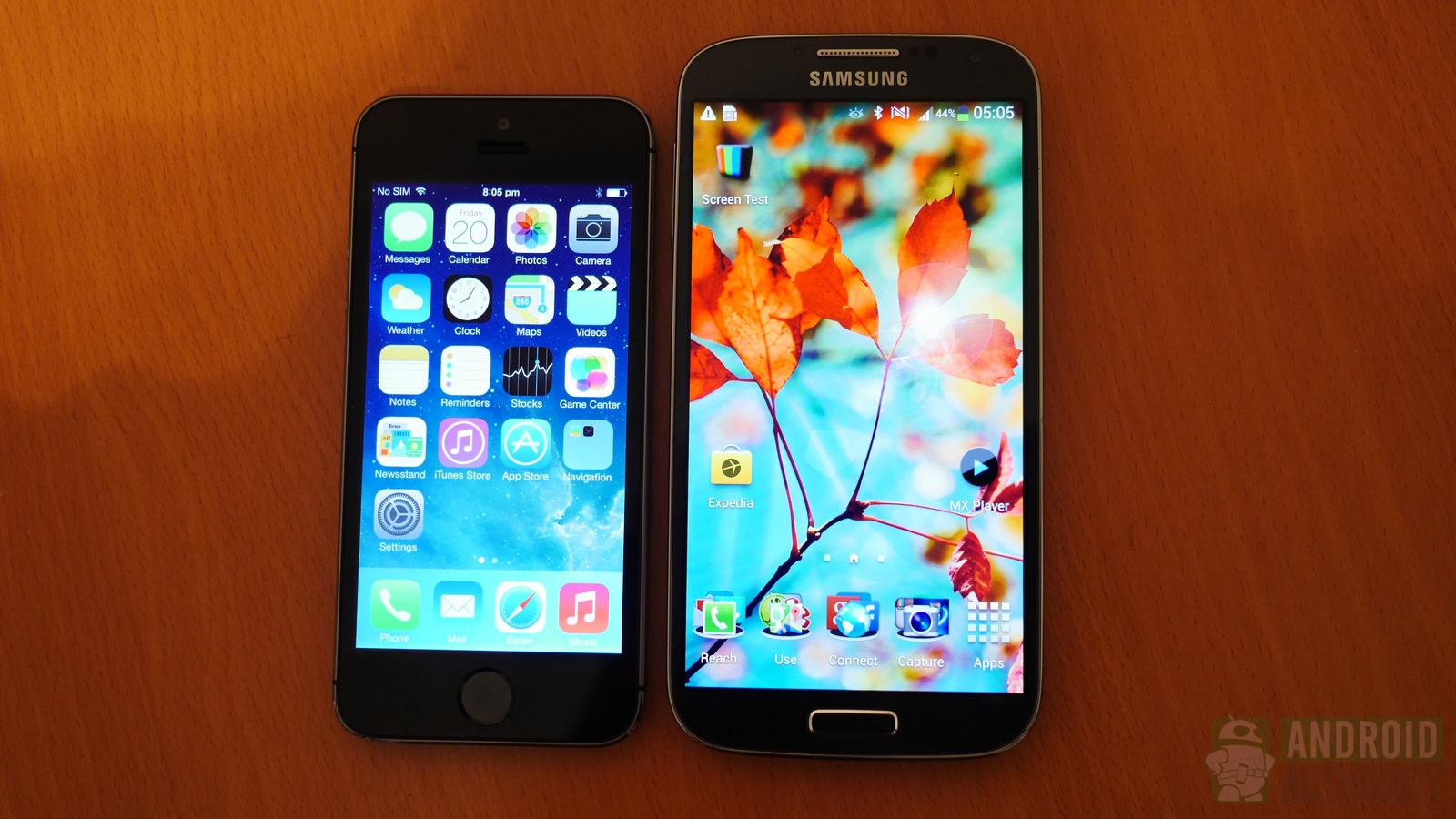 S23 или iphone 15. Iphone Galaxy s4. Айфон 5 самсунг. Iphone 5s Galaxy 5s. Samsung s4 vs s5.