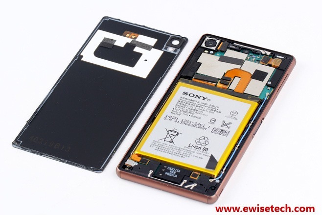 zakdoek Strikt bezig Sony Xperia Z3 teardown shows how to waterproof a phone