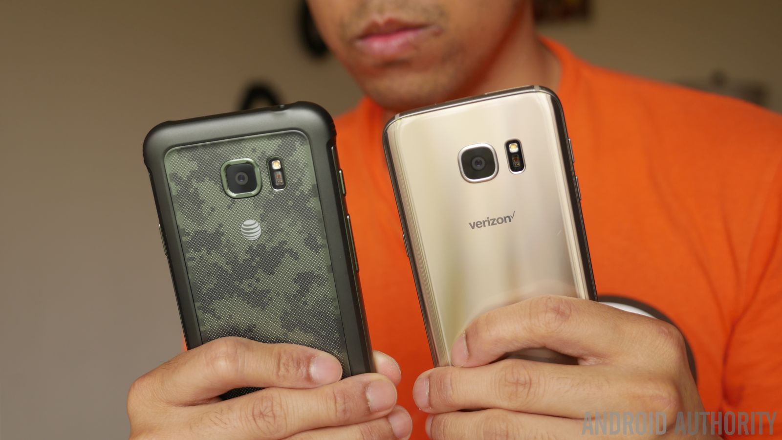 beetje smaak Niet verwacht Galaxy S7 Active vs Samsung Galaxy S7 quick look - Android Authority