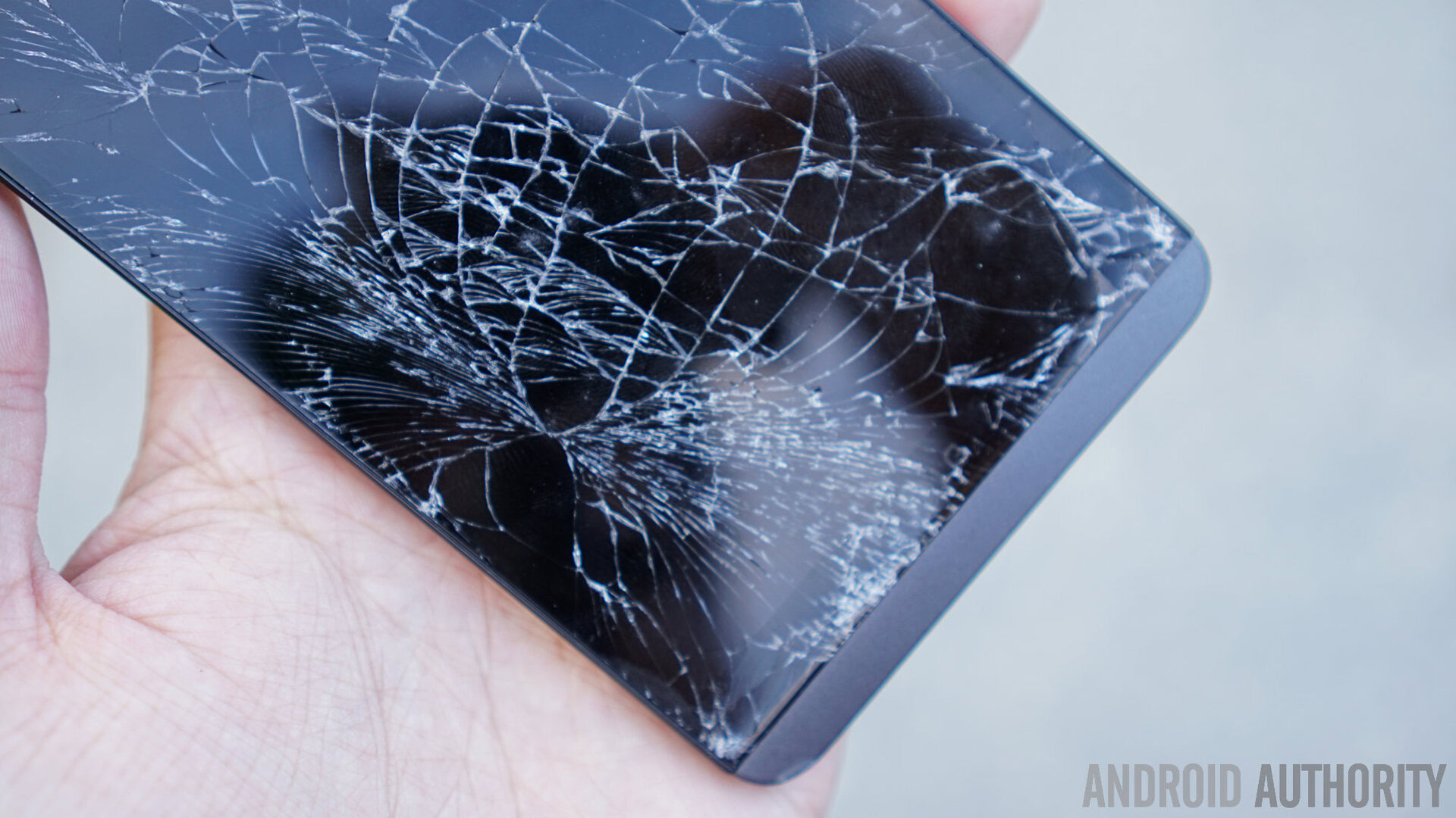 Можно ли с разбитого телефона восстановить фотографии андроид