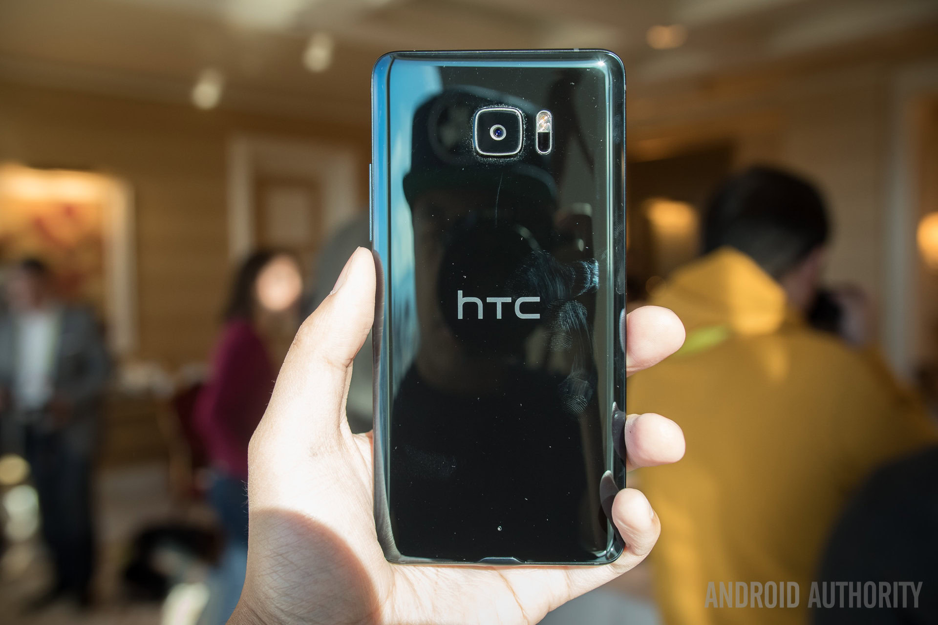 HTC U Ultra: hands-on, price, specs, and release date!