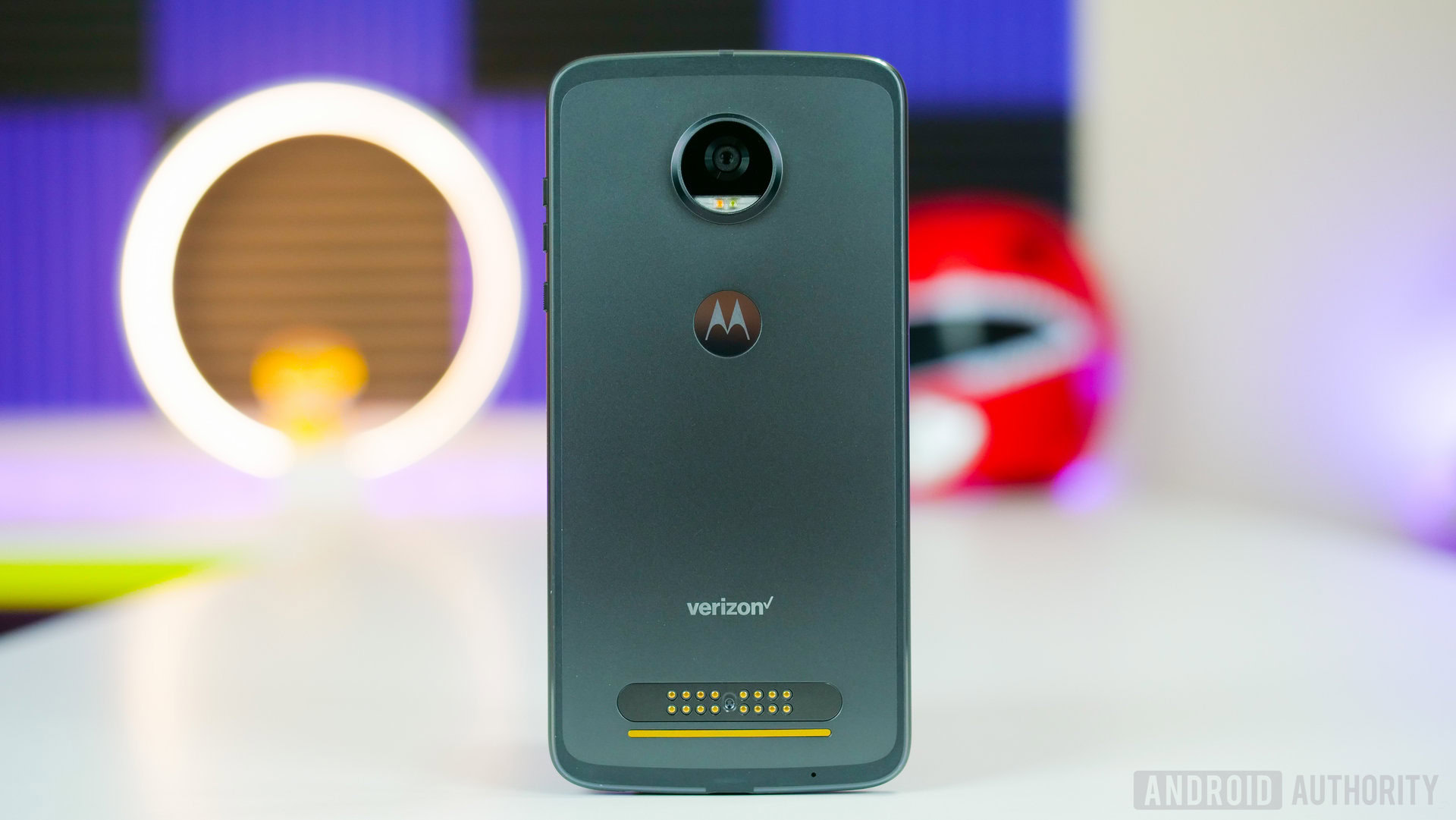 Moto Z Play review: Playmodo: Display, connectivity, battery life