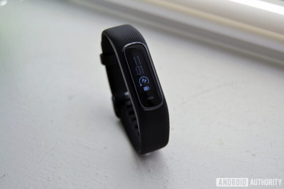 Garmin vivosmart 4 hands-on, specs, price, and comparison with Fitbit ...