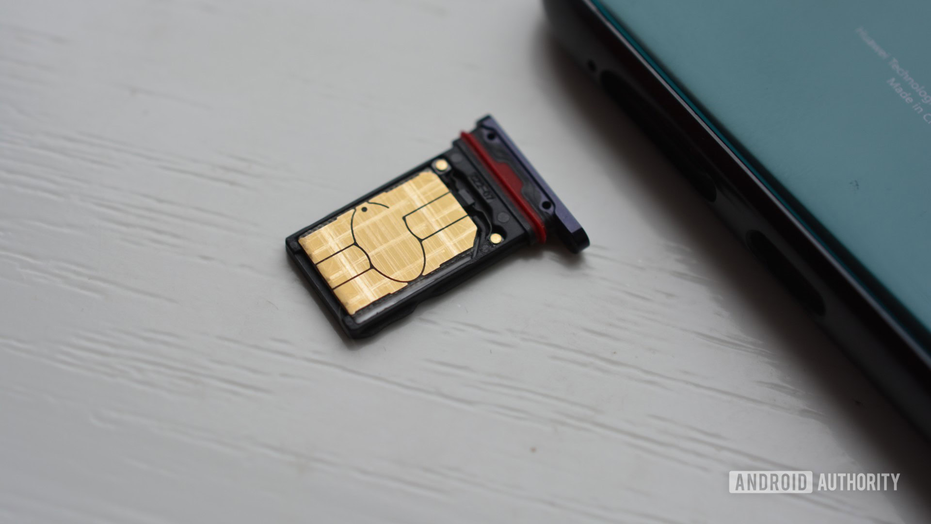 Huawei's Nano Memory Cards are replacing microSD on its latest phones - The  Verge