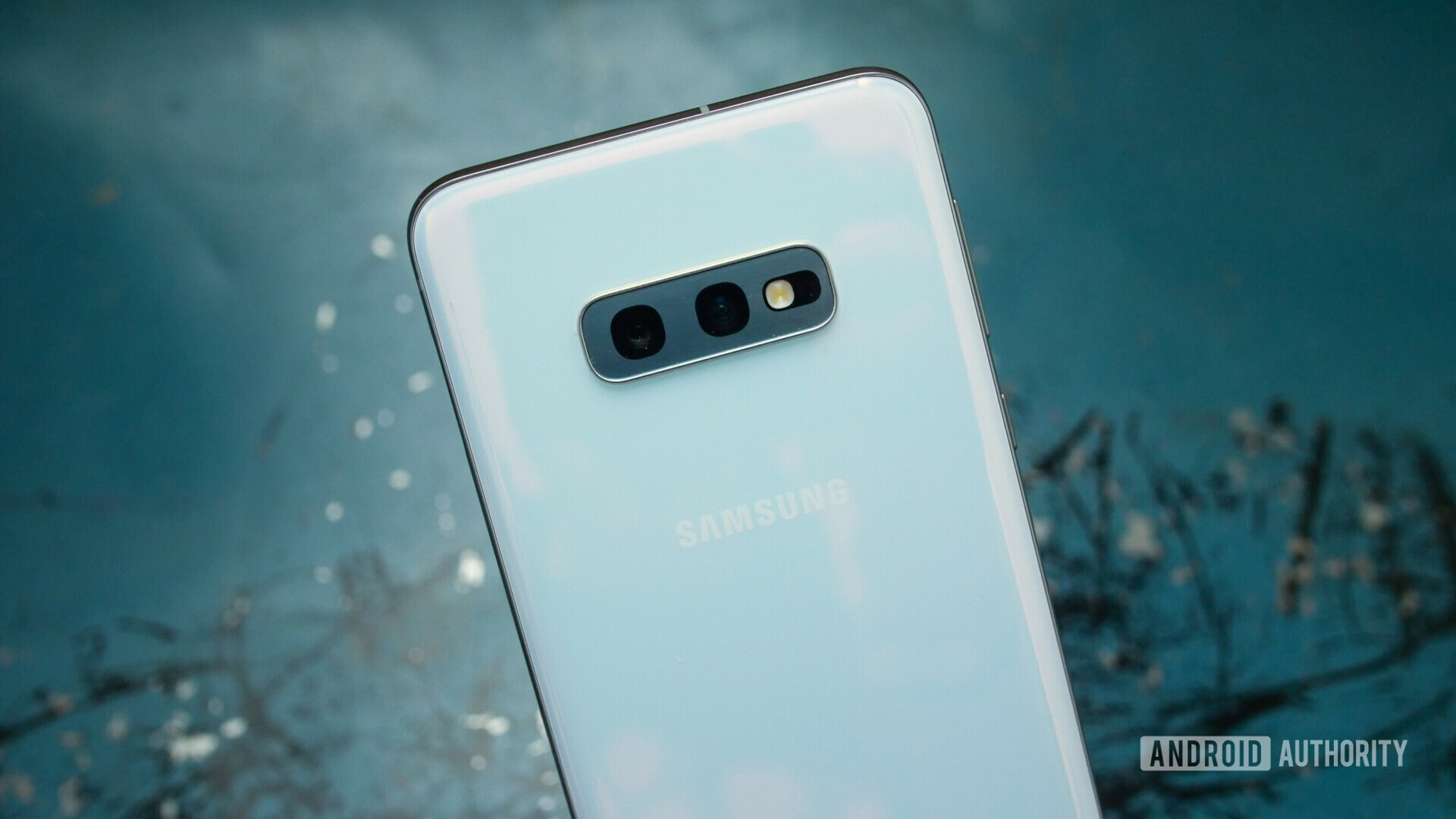 Samsung Galaxy S10e review: Better biometrics and ergonomics than