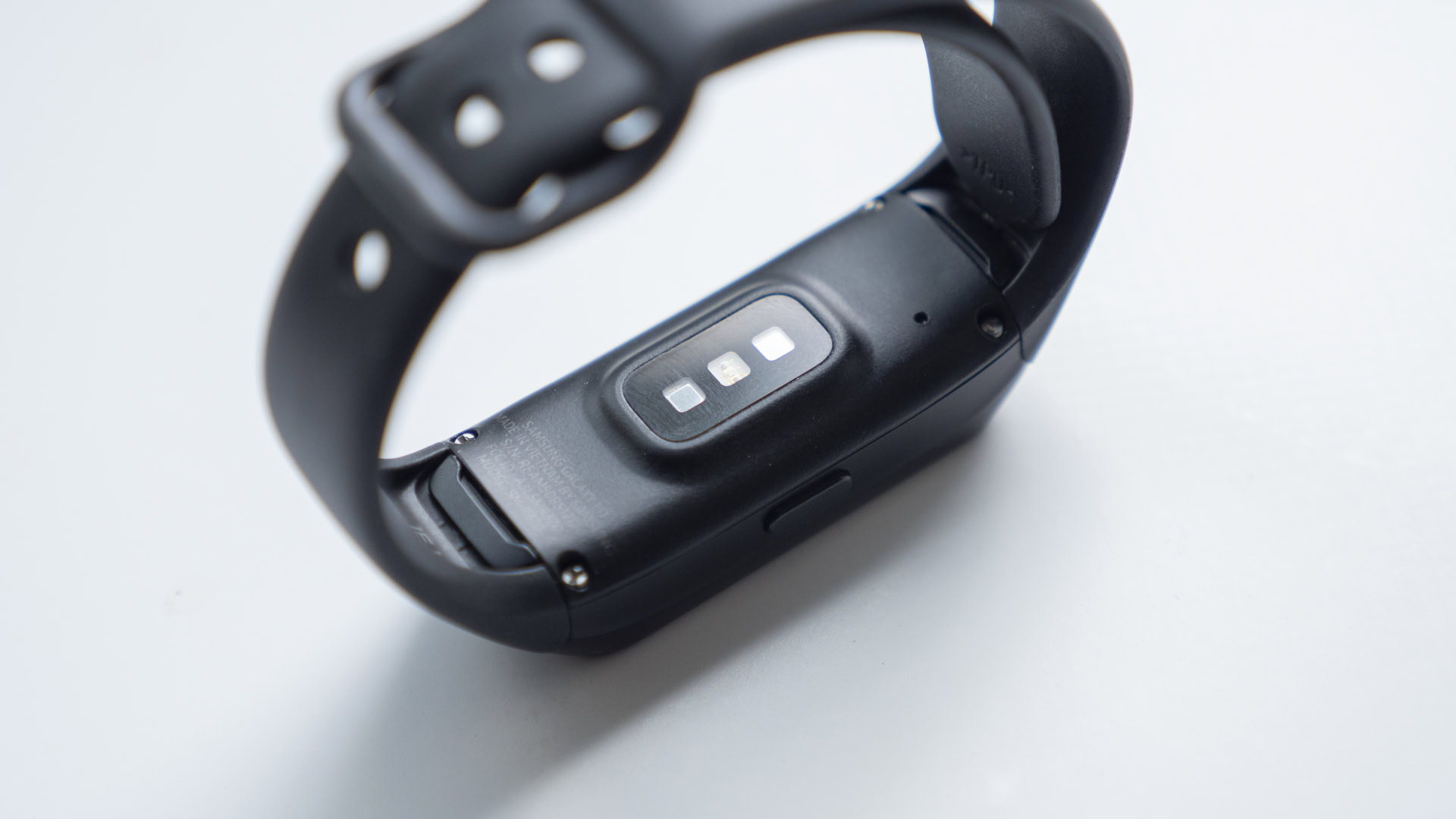 Samsung Galaxy Fit review: Is Samsung's cheap fitness tracker worth