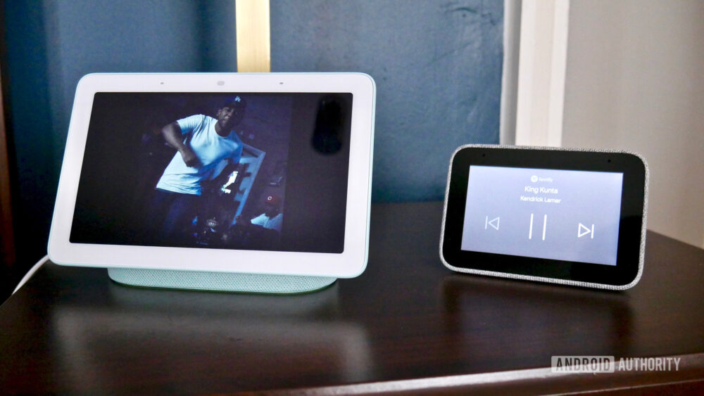 Lenovo Smart Clock vs Google Nest Hub: Which is better for the bedroom?