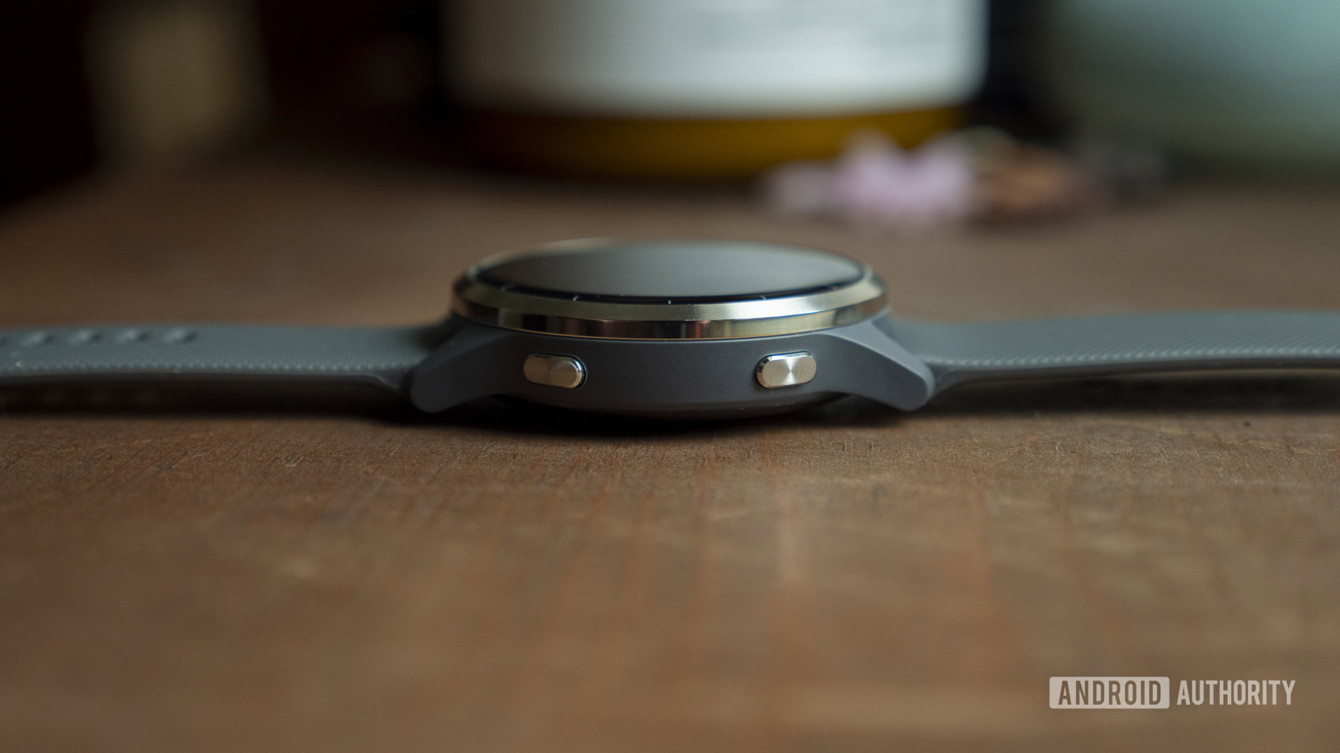 https://www.androidauthority.com/wp-content/uploads/2019/10/garmin-vivoactive-4-review-case-side-buttons.jpg