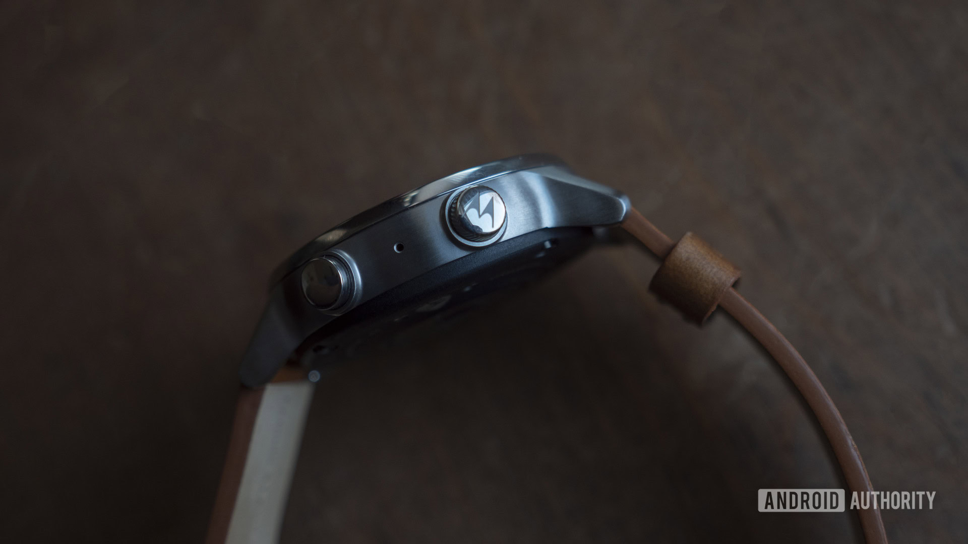 Moto 360 2019 Обзор боковых кнопок