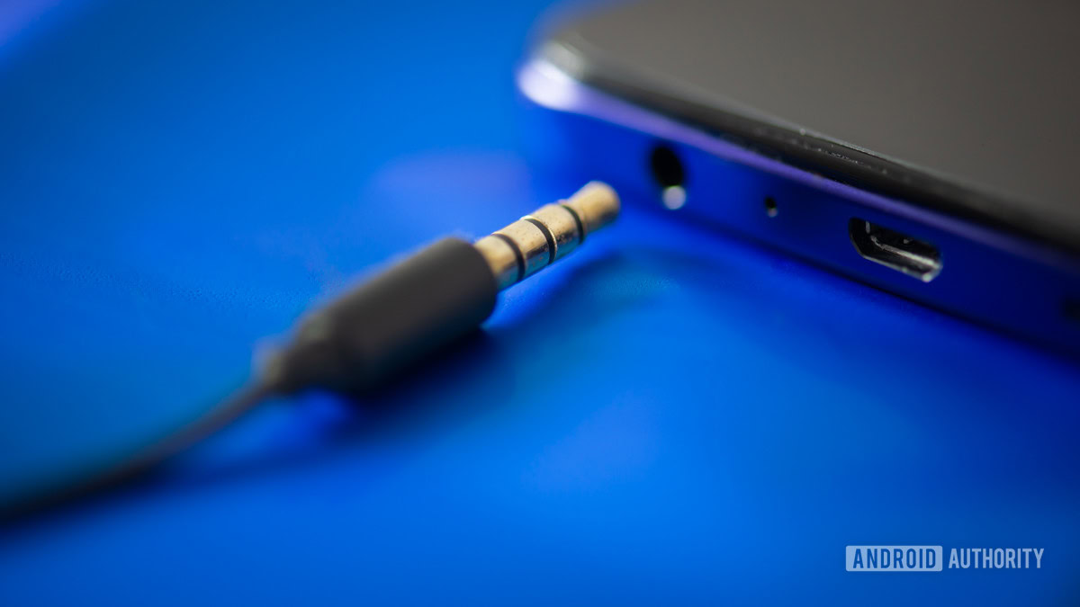 Câble audio stéréo Jack 3,5 mm pour mobiles et smartphones