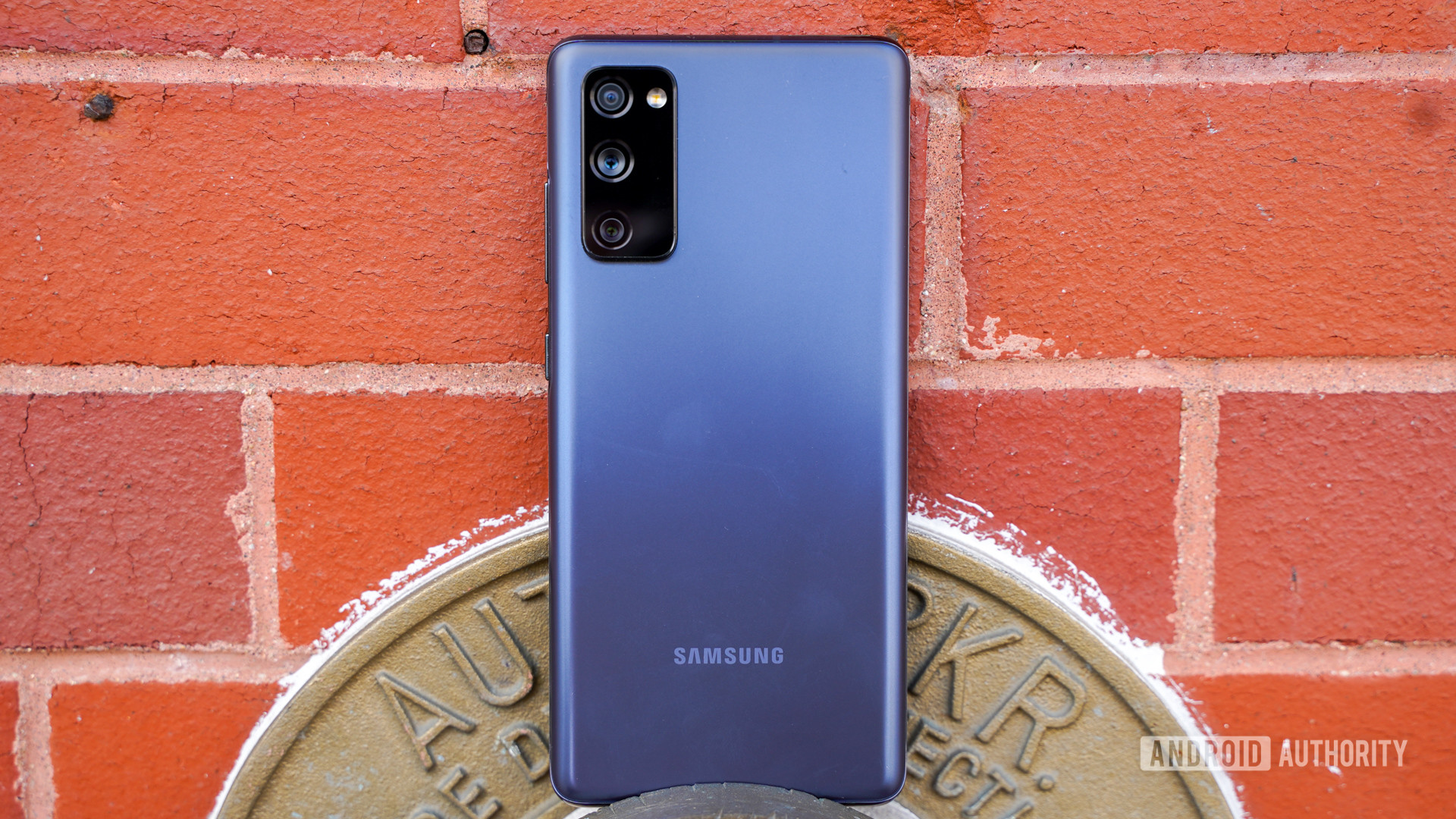 Samsung Galaxy S20 FE Review: A Flagship Experience That Won't Hurt Your  Pocket - Samsung Galaxy S20 Fan Edition