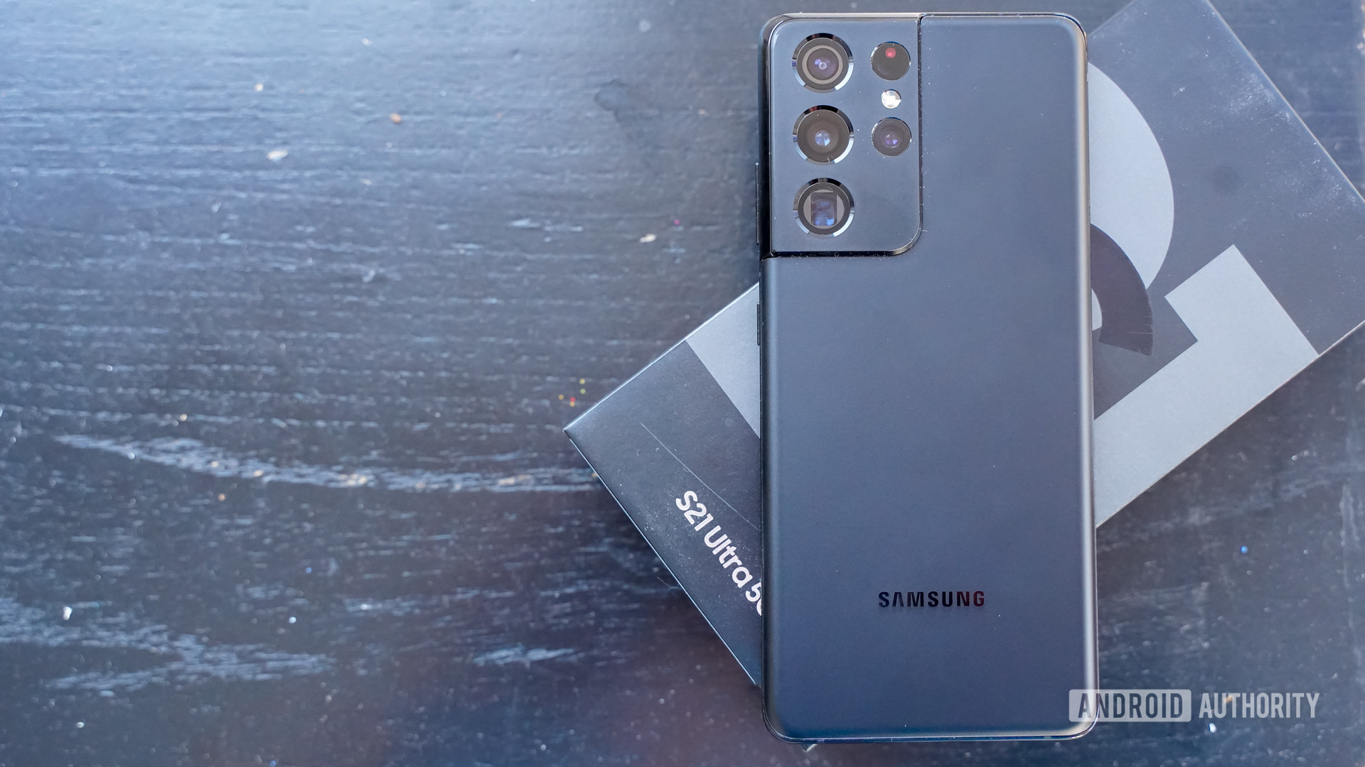 Samsung Galaxy S21 Ultra 5G —