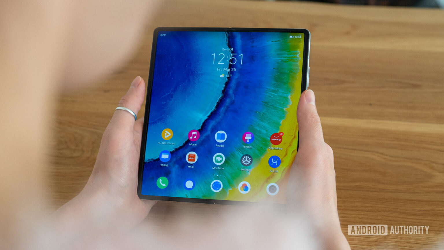 HUAWEI Mate X2 review: Tainted love - Android Authority