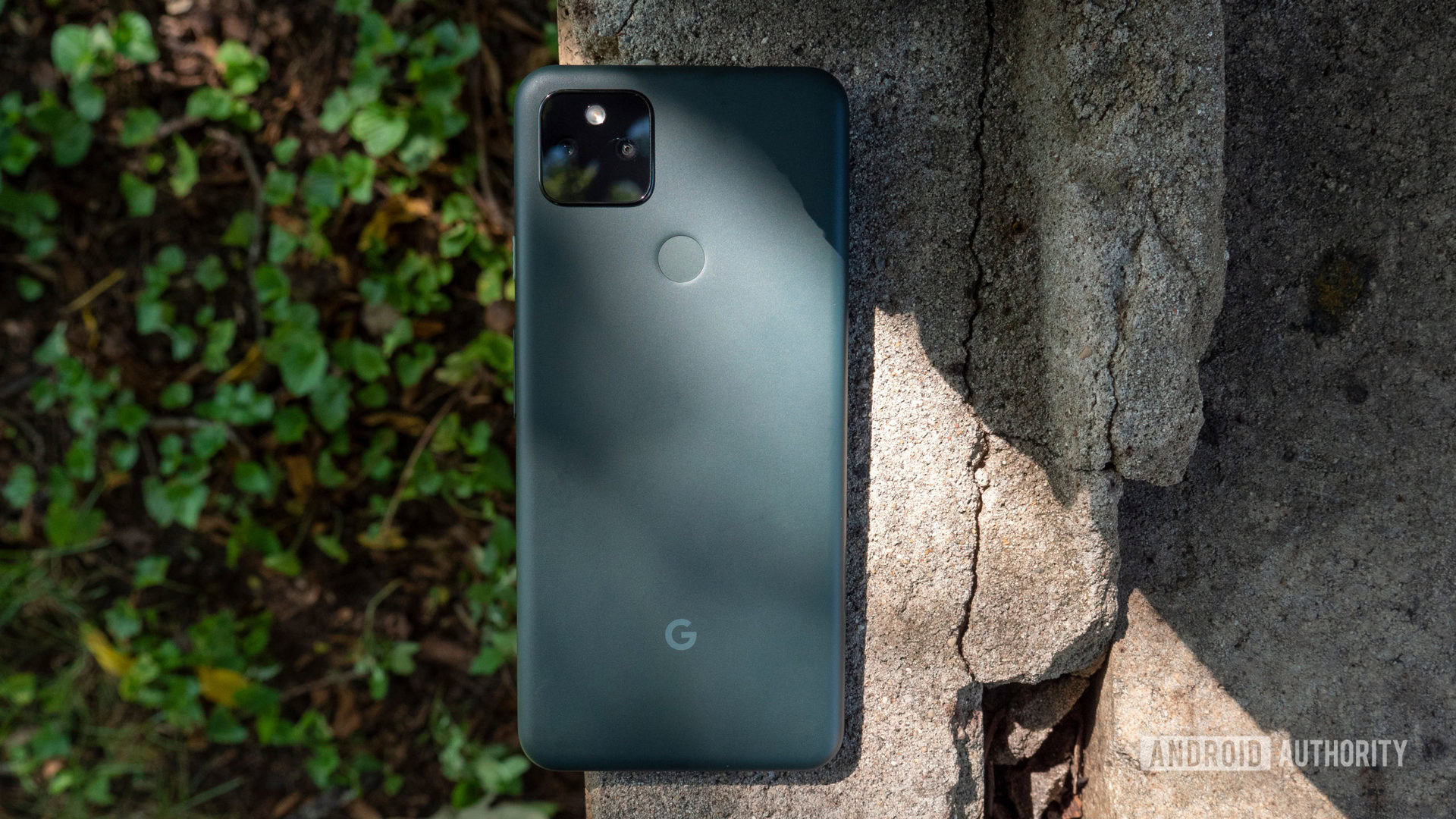 【超美品】Google Pixel 5a (5G) Mostly Blackスマートフォン/携帯電話