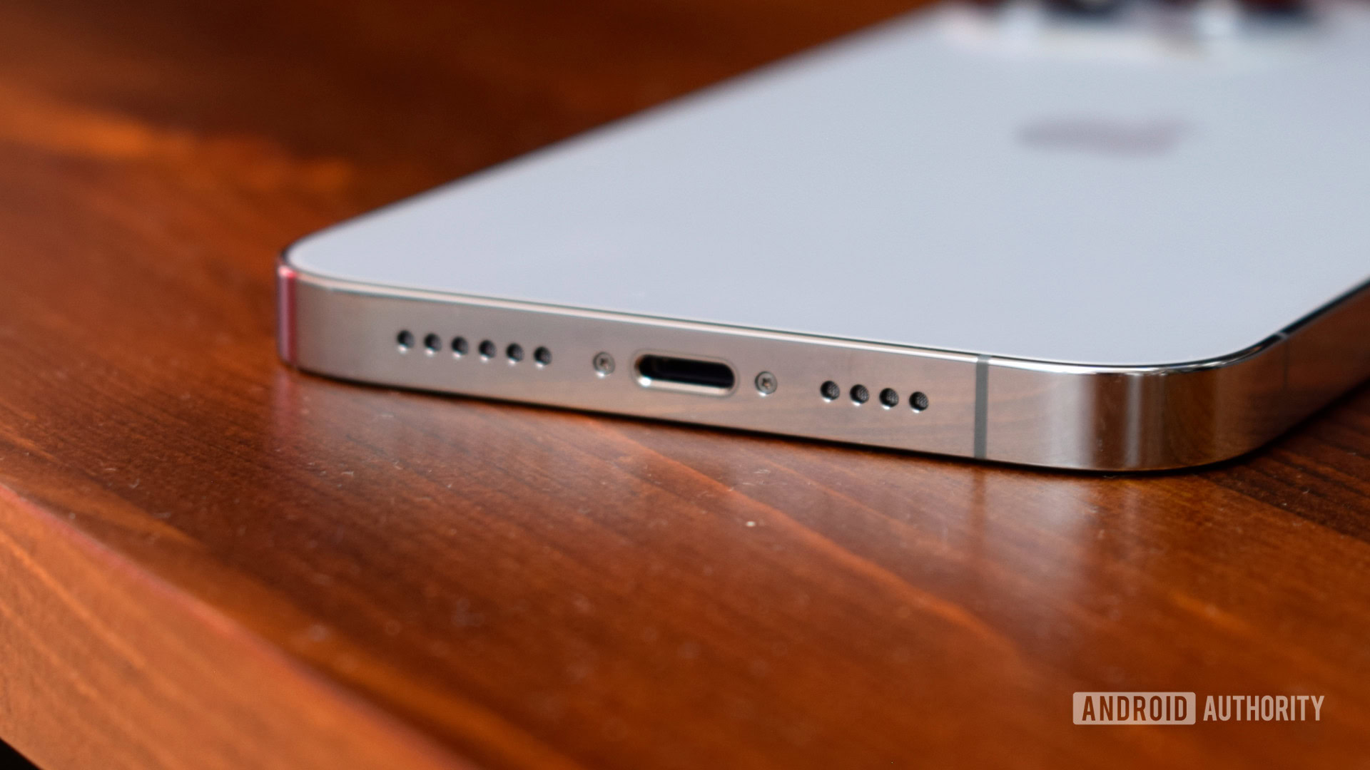 Los iPhone 13 llegarían con un nuevo cargador MagSafe, según la FCC