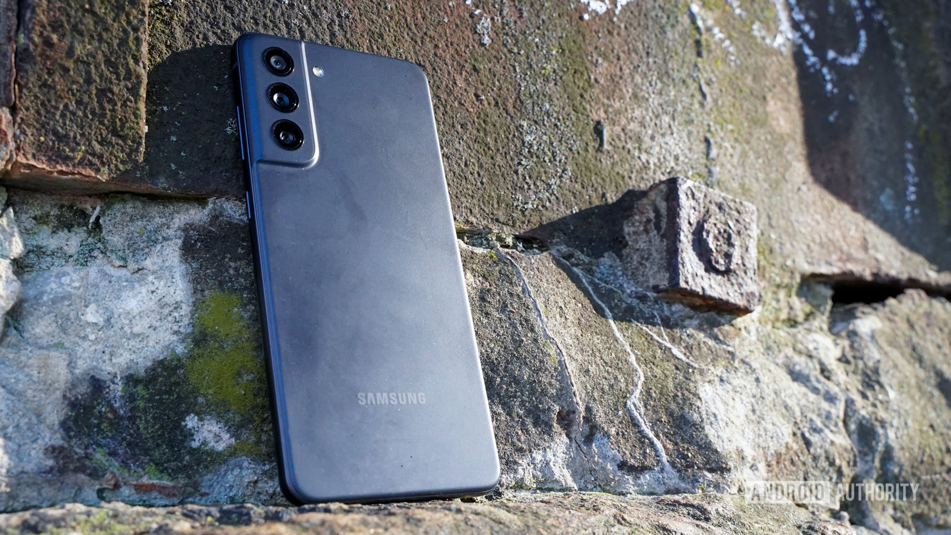 Samsung Galaxy S22 FE 5G Leaks - A Special Fan Edition? 