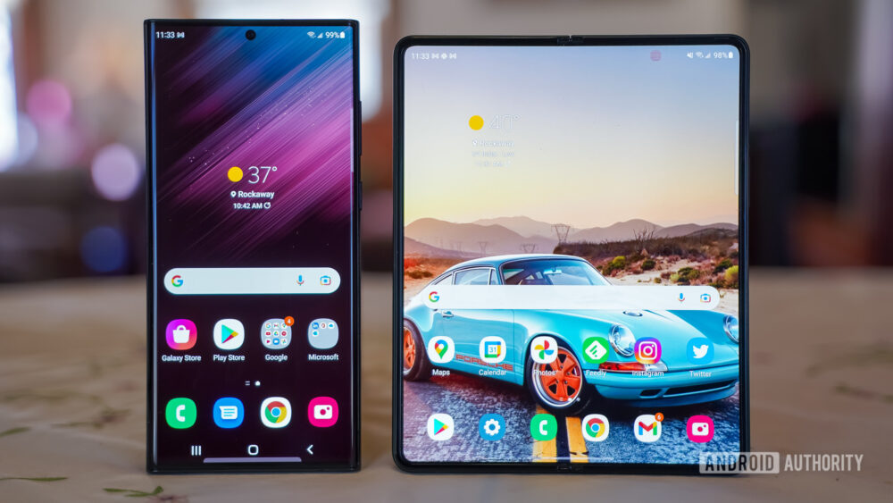 Samsung Galaxy S22 Ultra vs Galaxy Z Fold 3: Which should you buy?