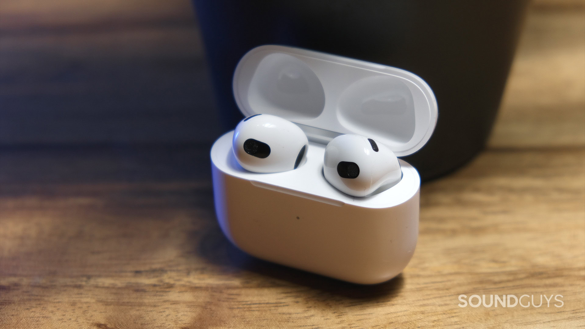 Apple AirPods 2 vs AirPods 3: Which to buy? - Android Authority