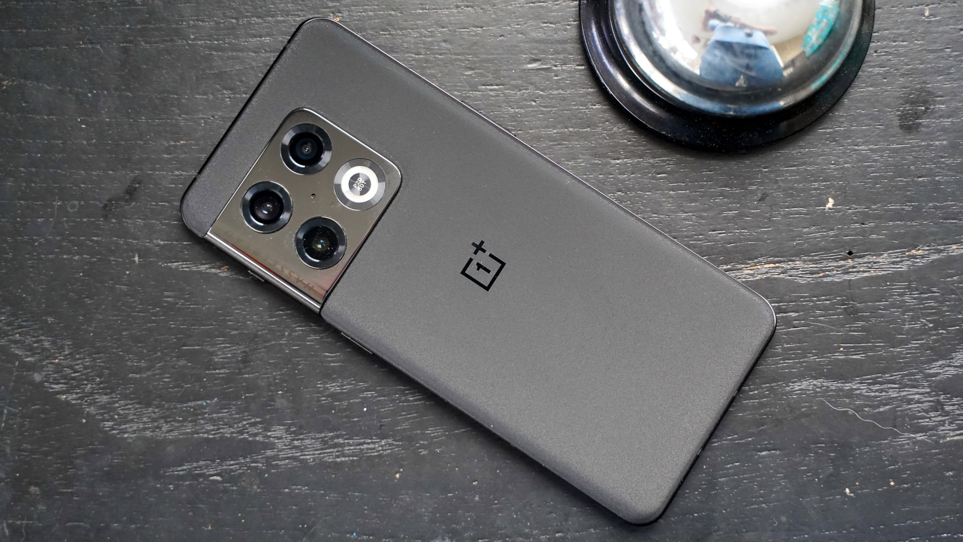 OnePlus 10 Pro Review: Are These Concerns the Story?