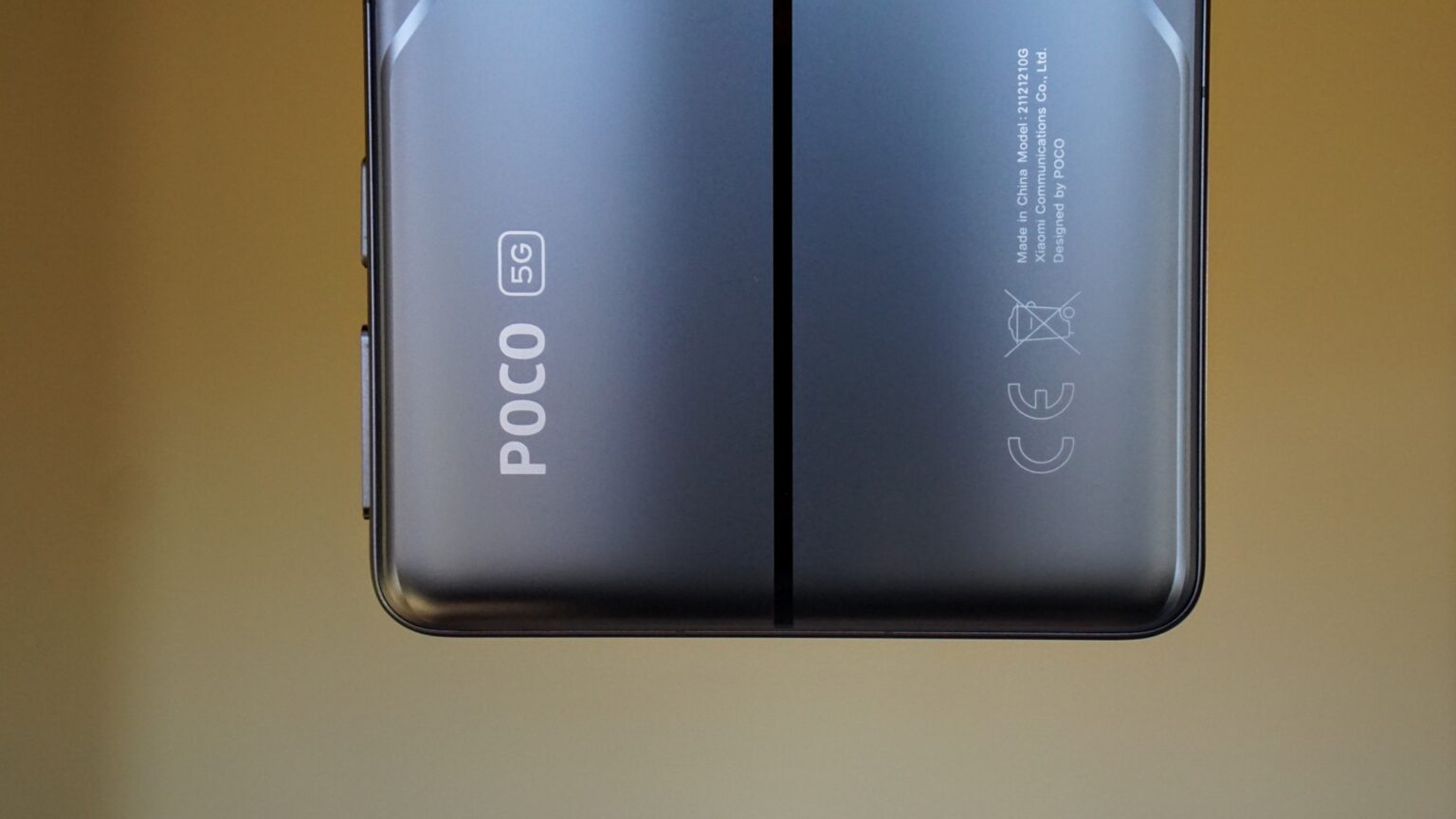 Pocco f4 gt. Poco f4 gt колонки. Poco f4 gt Silver. Poco f4 gt Yellow.