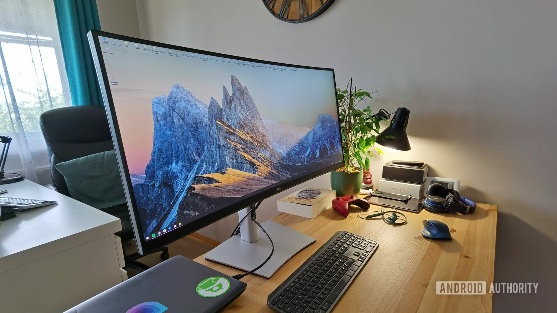 I bought an ultrawide monitor for productivity, and here's what I