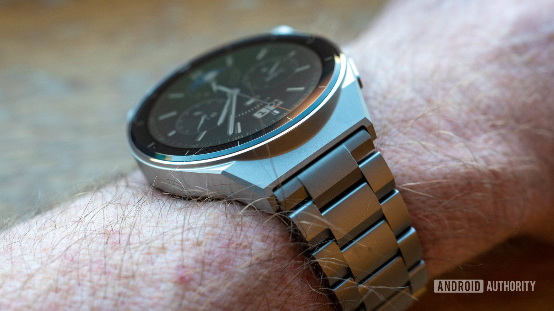 HUAWEI GT 3 Pro side profile on wrist showing lugs and watch strap