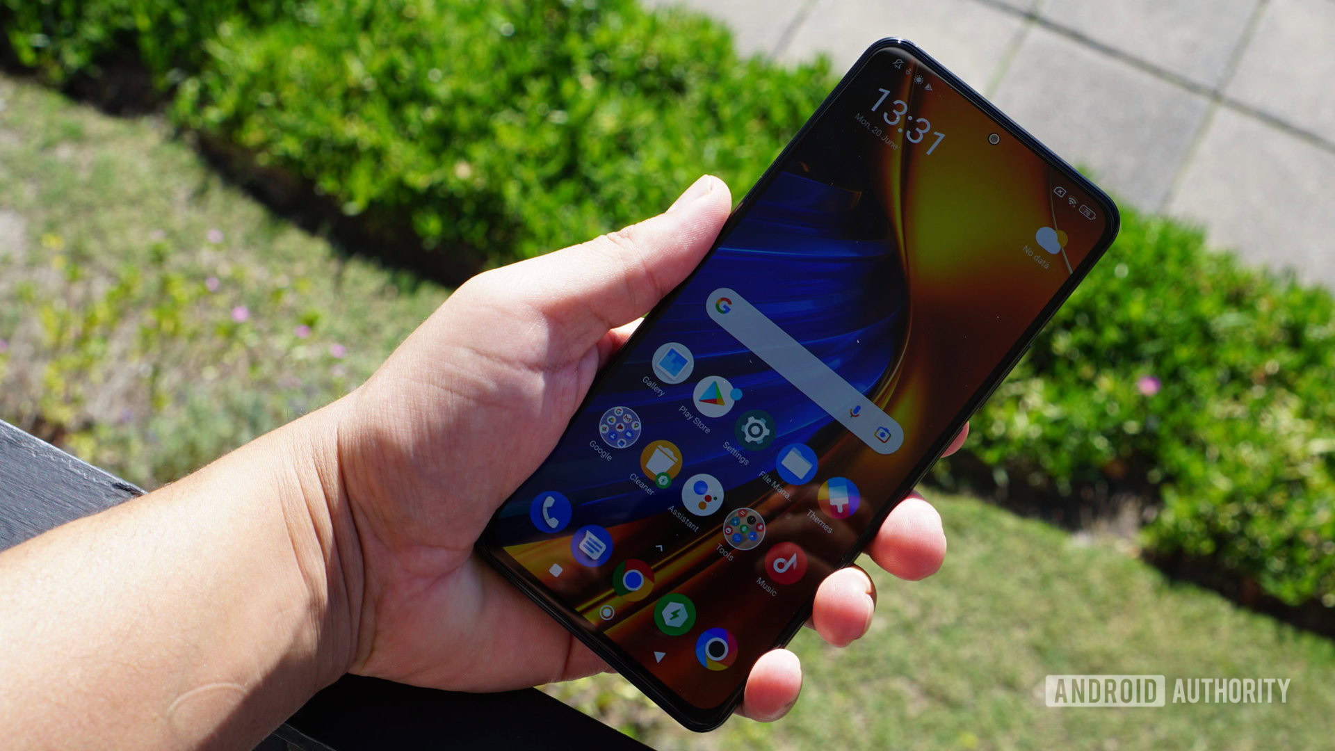 Xiaomi POCO F4 Review: A Crystal Clean Screen that runs Smooth as Silk,  Even If It's A Little Hot - GamerBraves