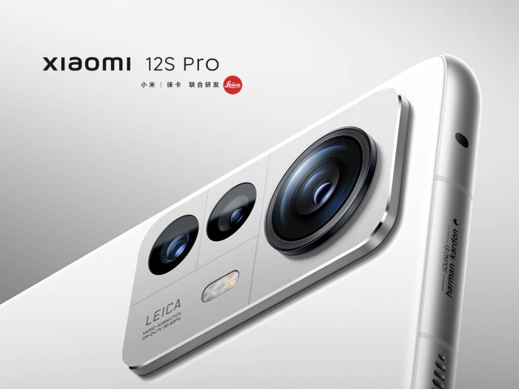 Xiaomi prototypes way to mount a full-size lens onto the 12S Ultra -  Videomaker