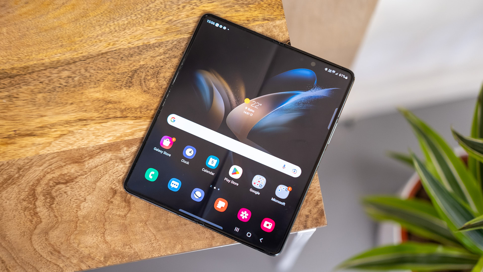 Samsung Galaxy Z Fold4 – Colors, Features & Reviews