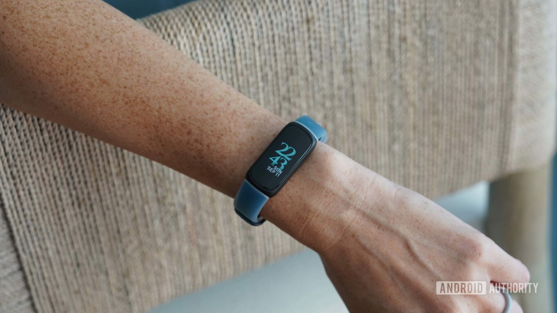 Fitbit Inspire 3 review: Aching belly instead of a six pack