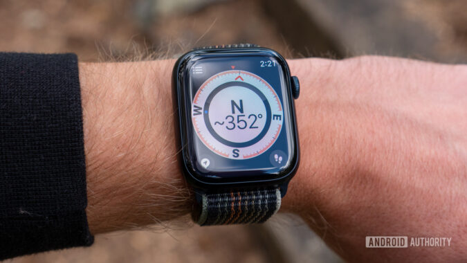 Apple Watch Series 8 vs Watch SE 2: Which should you buy?