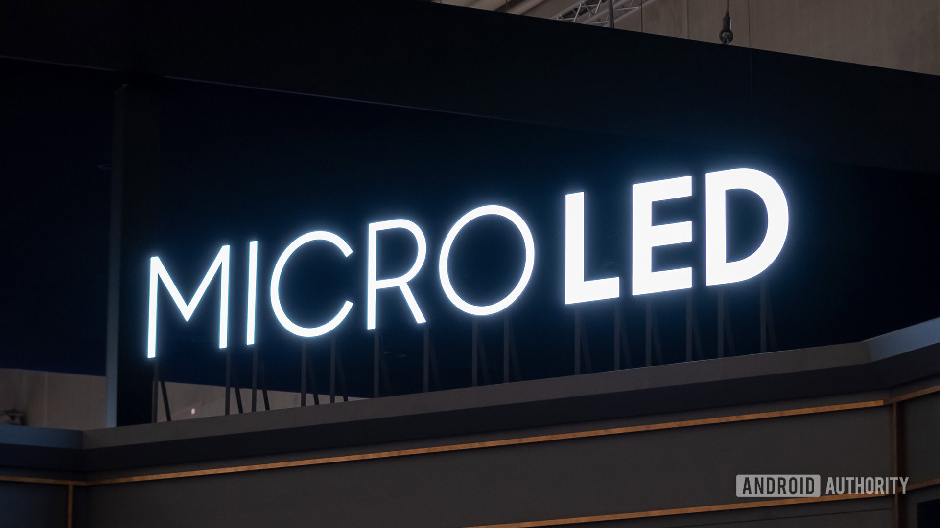 Mini-LED vs MicroLED - What Is The Difference? [Simple Guide]