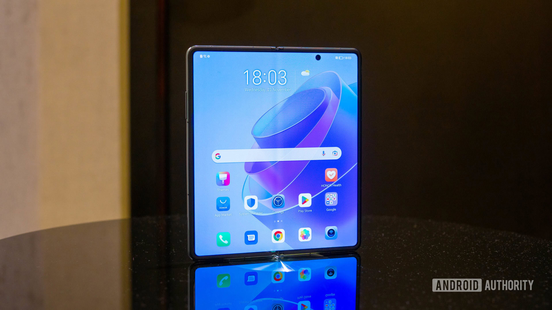 https://www.androidauthority.com/wp-content/uploads/2022/11/Honor-Magic-Vs-home-screen-on-open-internal-display-standing-on-a-table-scaled.jpg