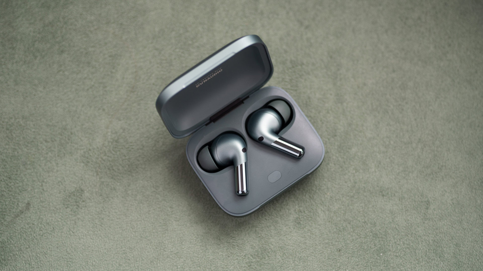 Nothing Ear 2, OnePlus Buds Pro 2—two headphones that come close to AirPods