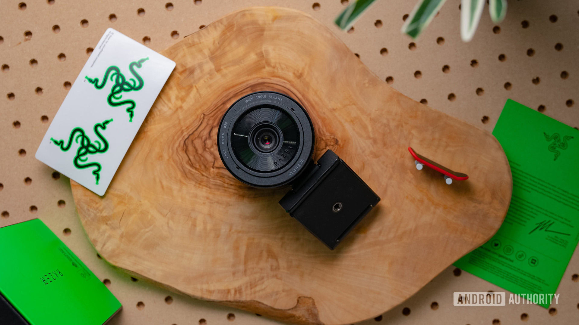 Razer Kiyo Pro Ultra Review: Fantastic Webcam, Frustrating