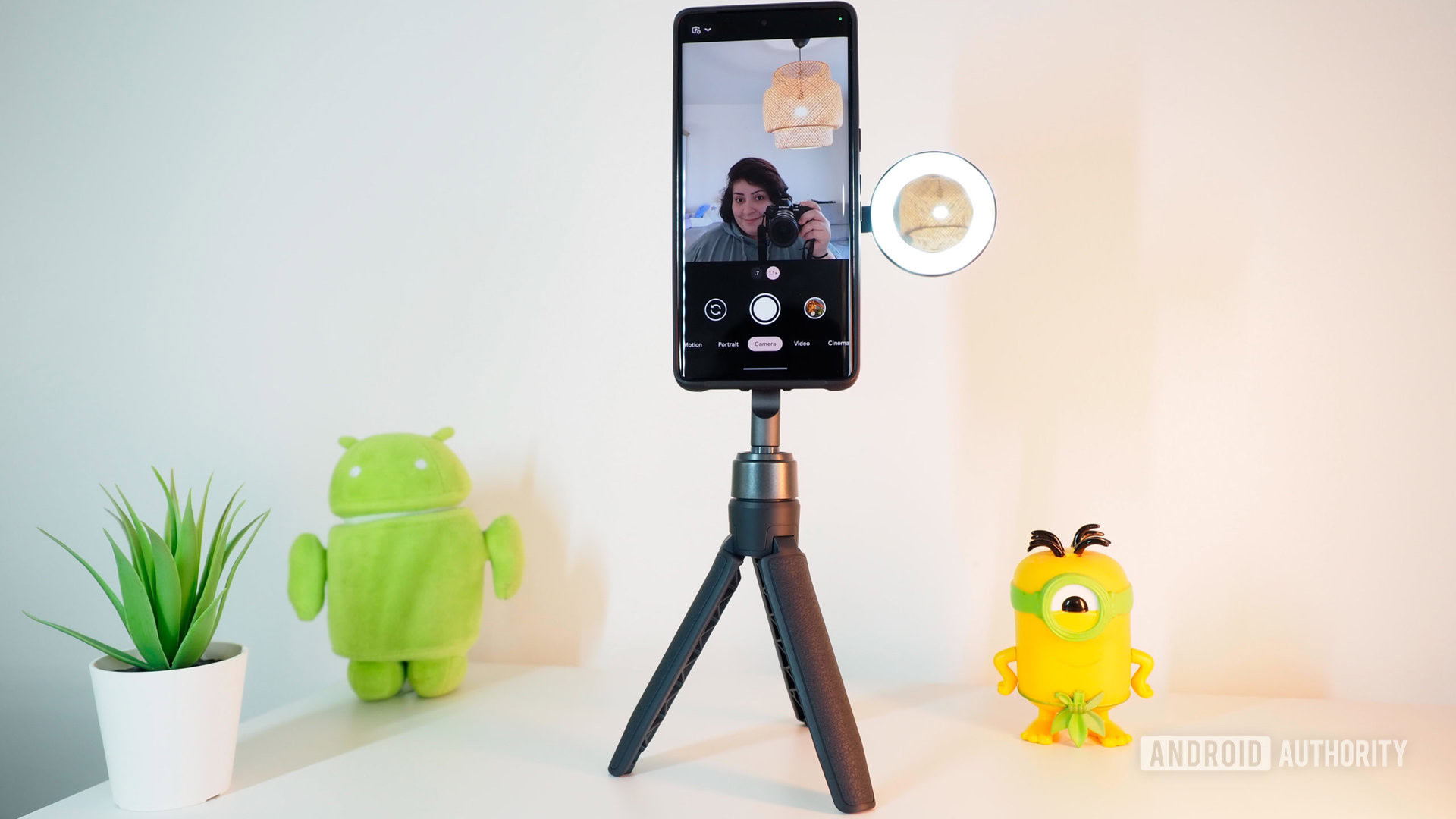 Review] Improve your smartphone photography with the ShiftCam SnapGrip kit  - Talk Android