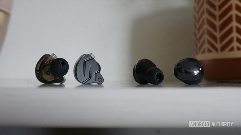 IEM vs earbuds: What's the difference? - Android Authority