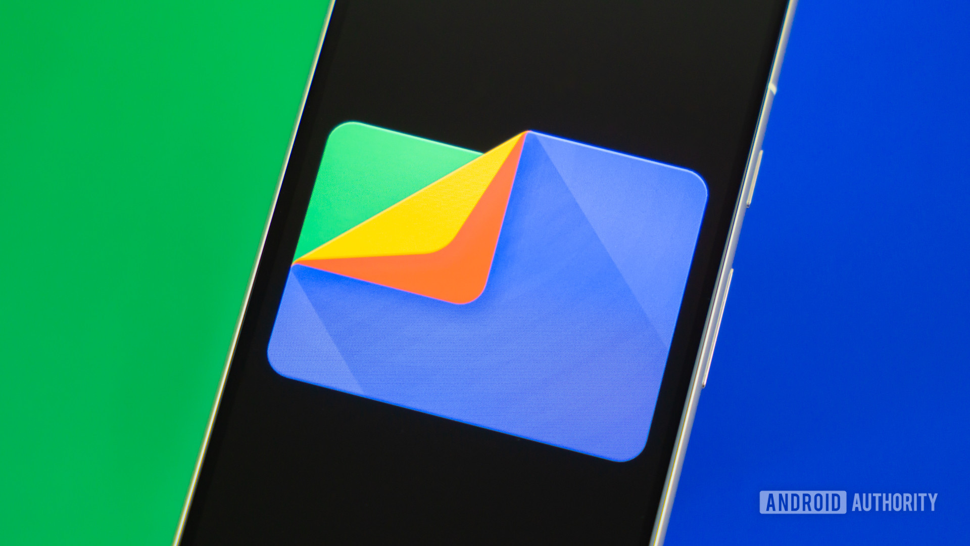 Logo aplikasi Google Files pada ponsel pintar dengan latar belakang berwarna Foto stok 1