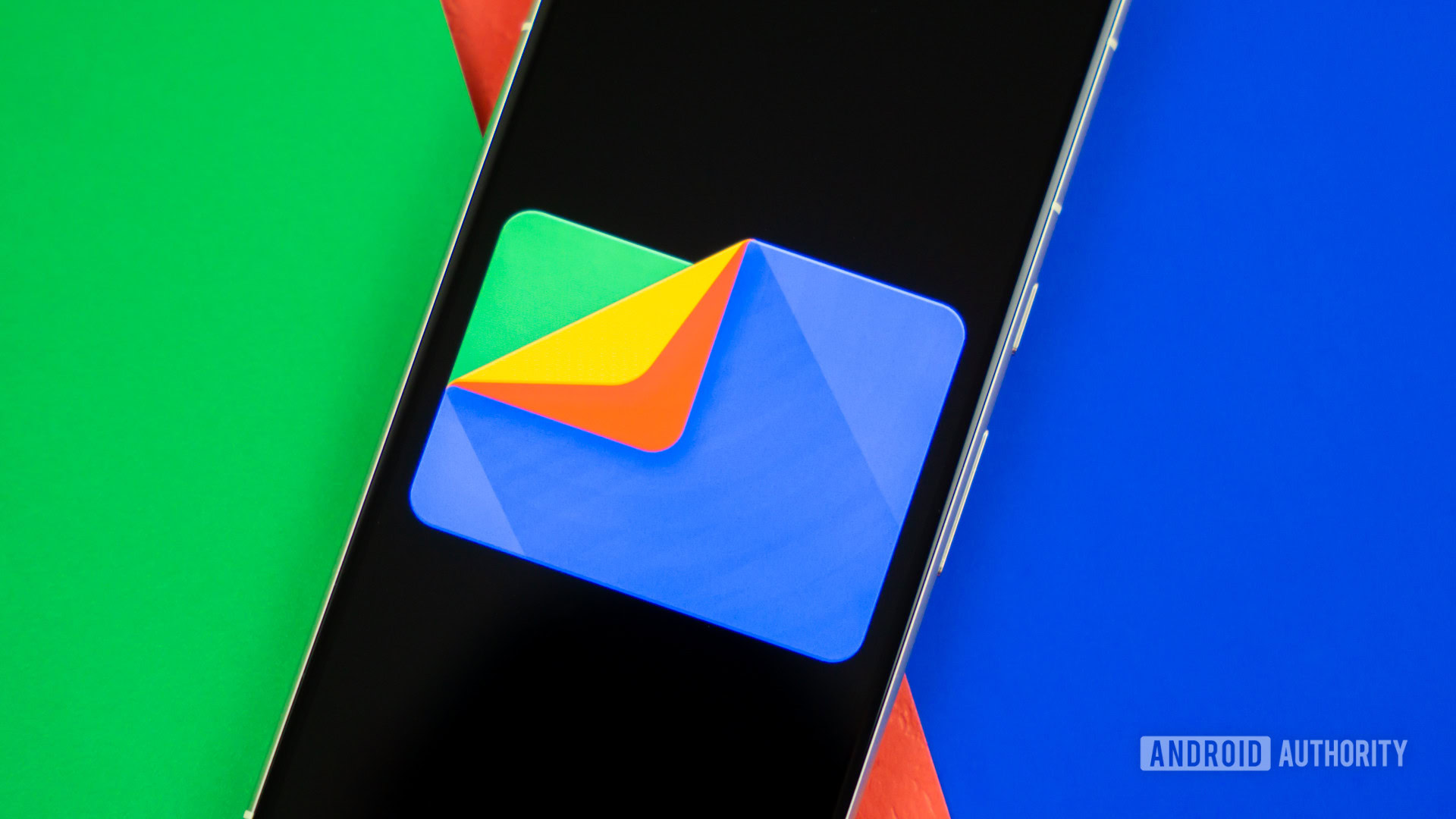 Google Files app logo on smartphone with colored background Stock photo 3