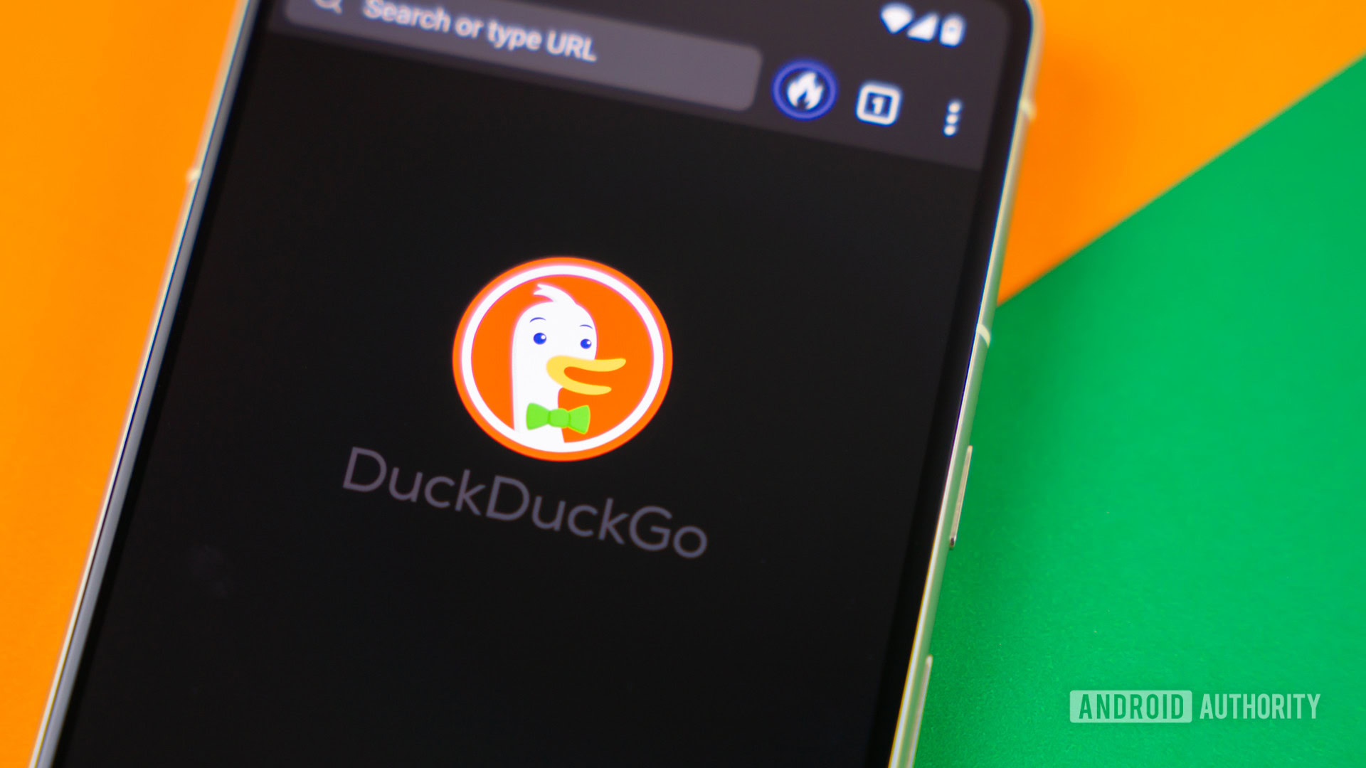 Stuck photo of DuckDuckGo browser app running on Android phone 5