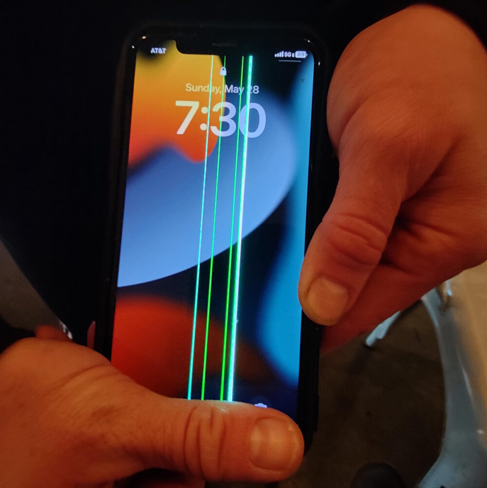 Green line problem on phone screen What is it, and how to fix it