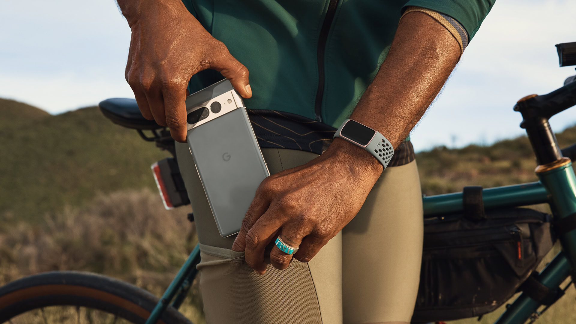 Fitbit Charge 6 Activity and Fitness Tracker with Google apps