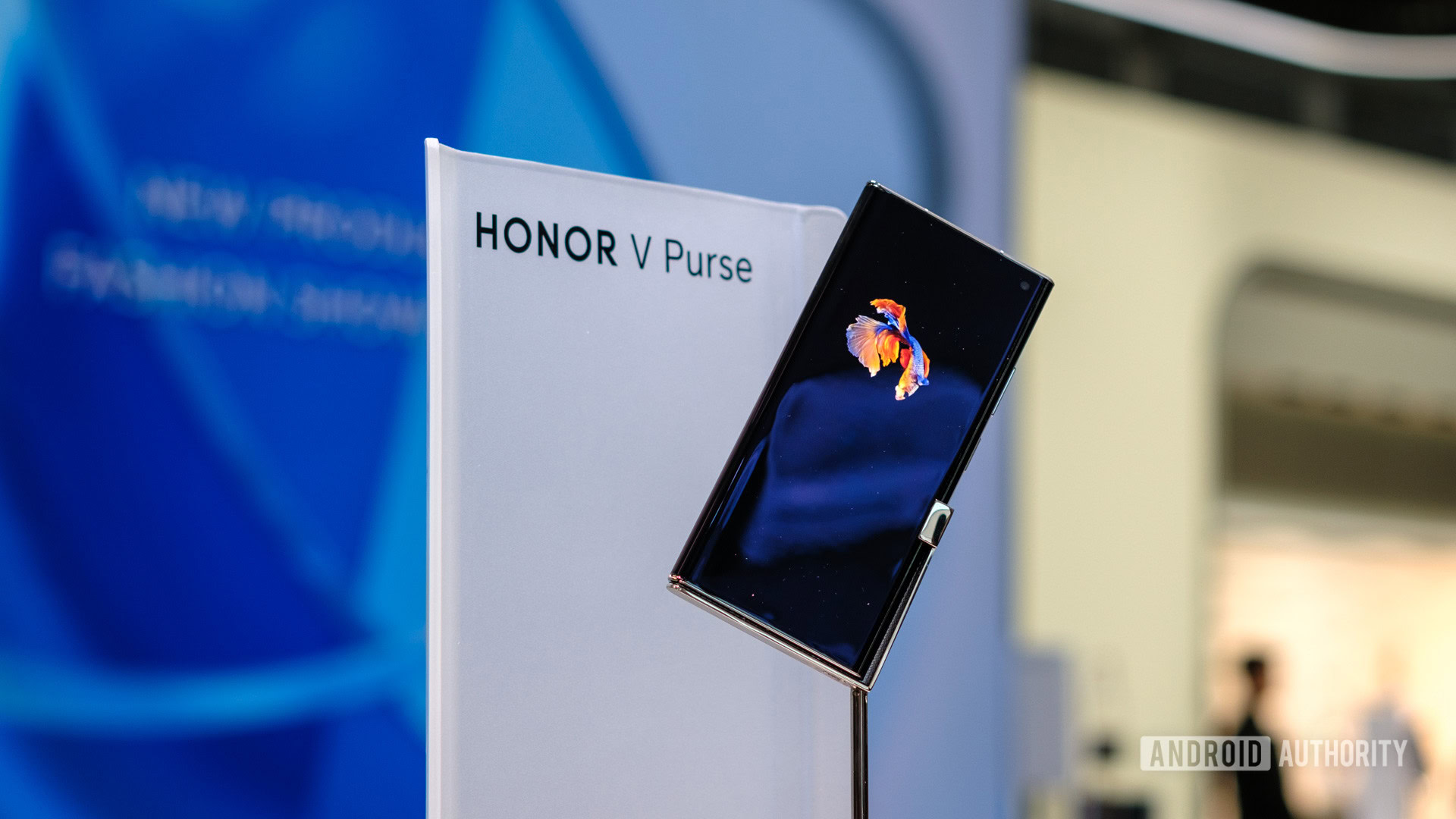 HONOR V Purse with 7.71″ foldable OLED display announced