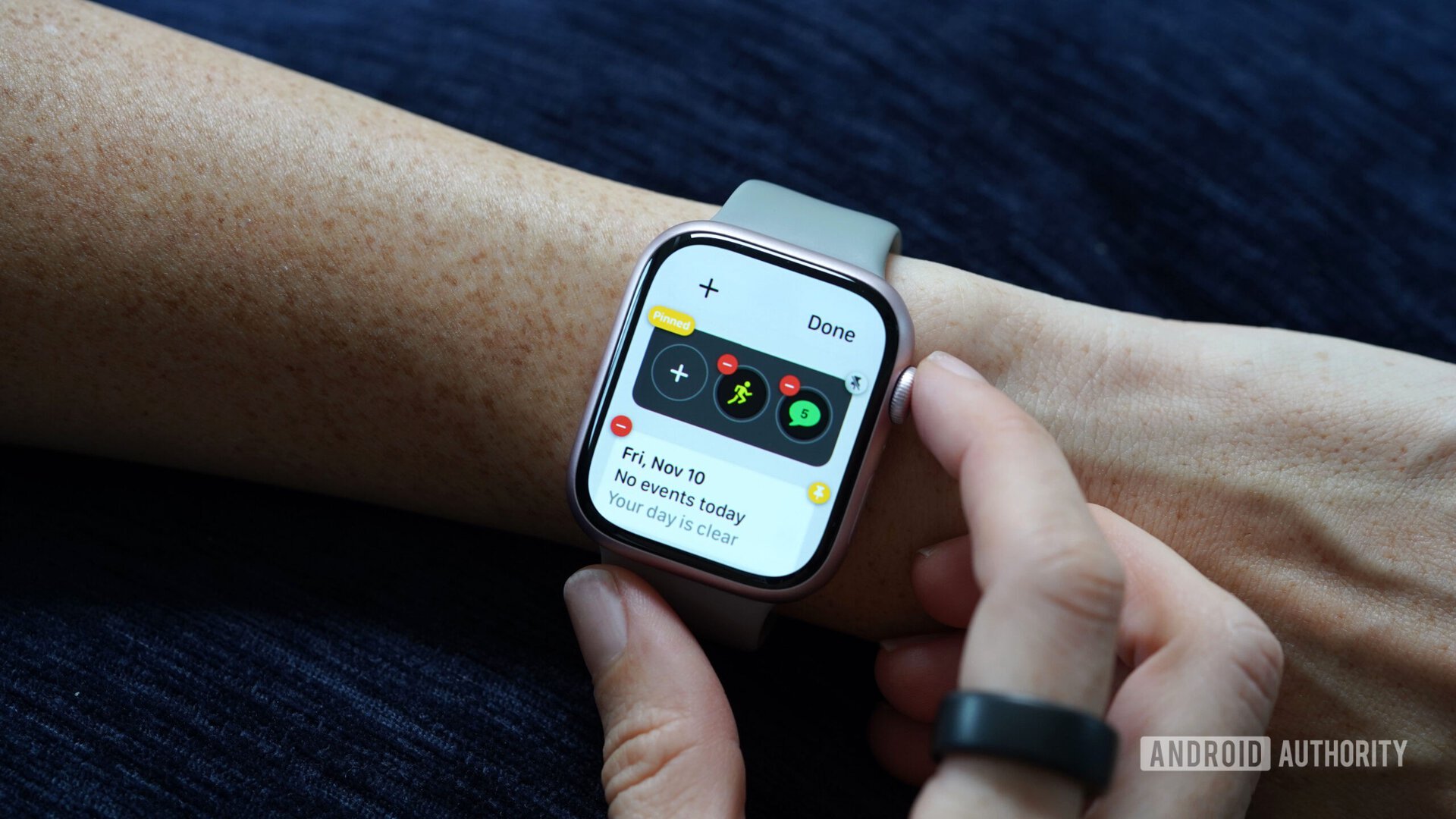 A user customizes their Apple Watch Series 9 Smart Stay
