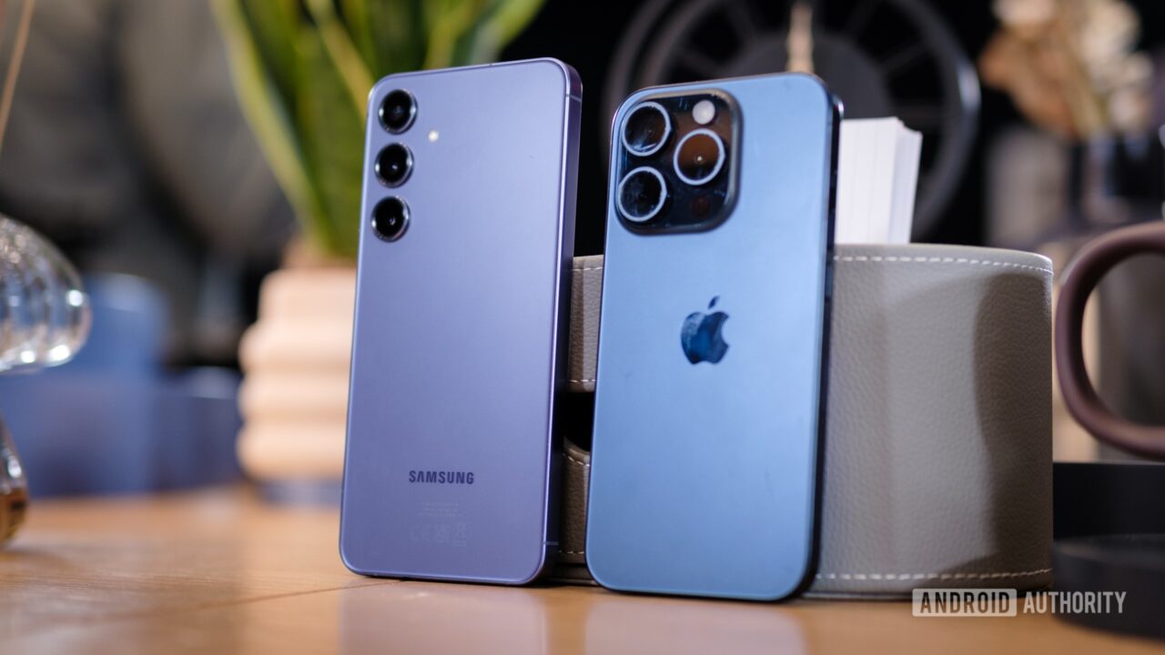 Farebný Samsung Galaxy S24 Plus vs iPhone 15 Pro