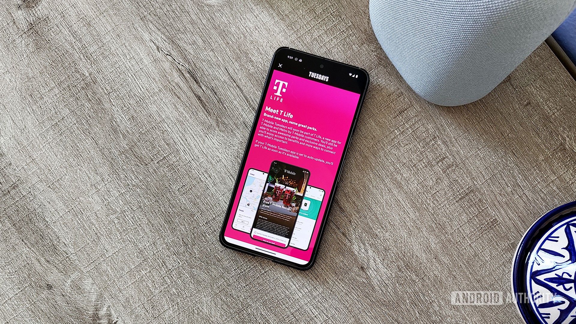 После последнего обновления приложения T Life и T-Mobile теперь имеют одинаковую функциональность.