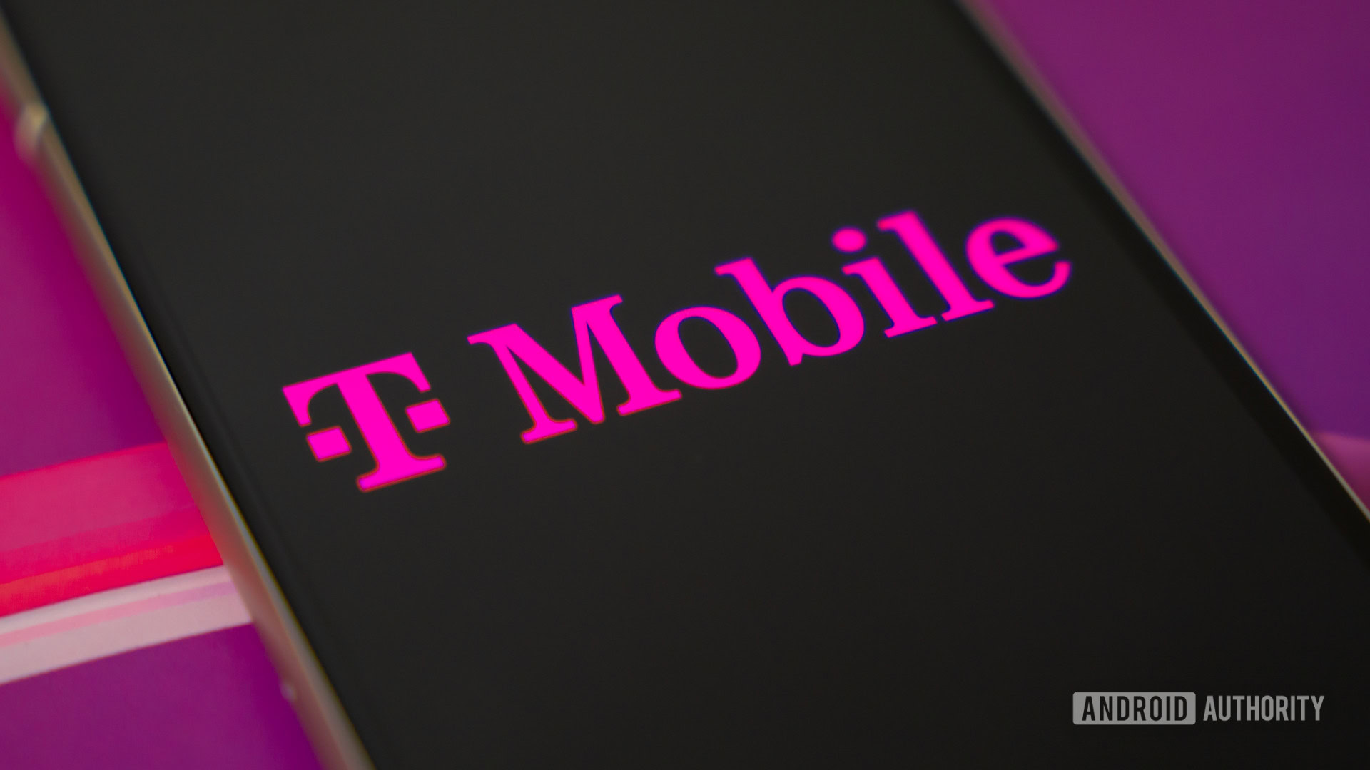 Logo T Mobile sur smartphone (2)