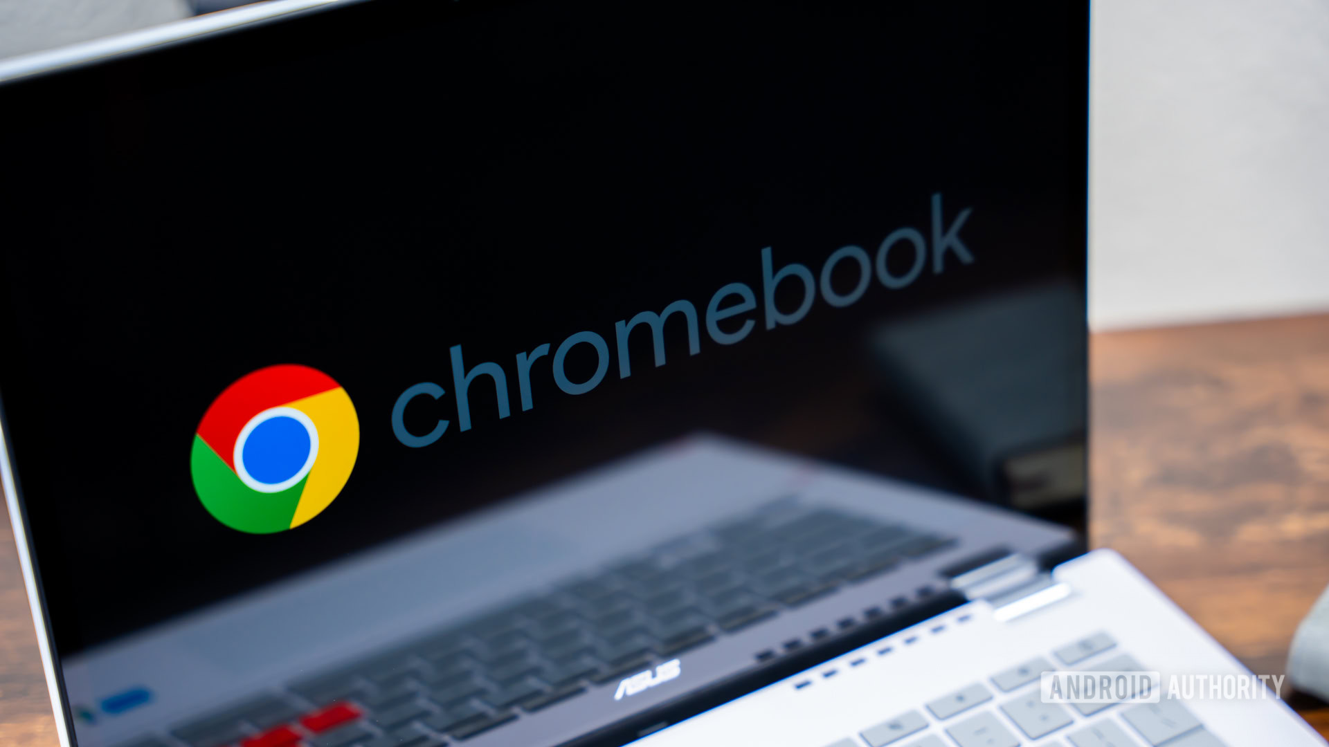 Chromebook with Chromebook logo on screen stock photo (19)
