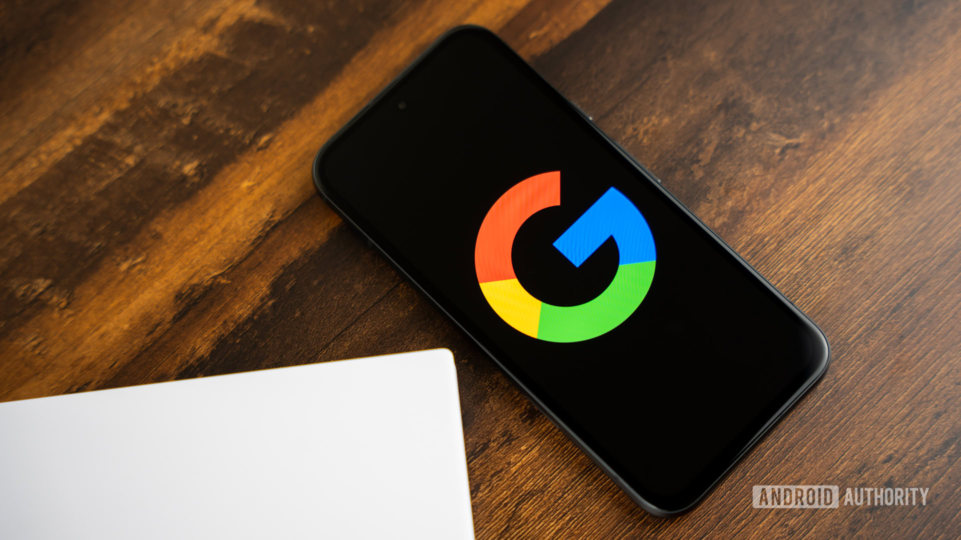 Google or Google Search logo stock photos on smartphone (2)