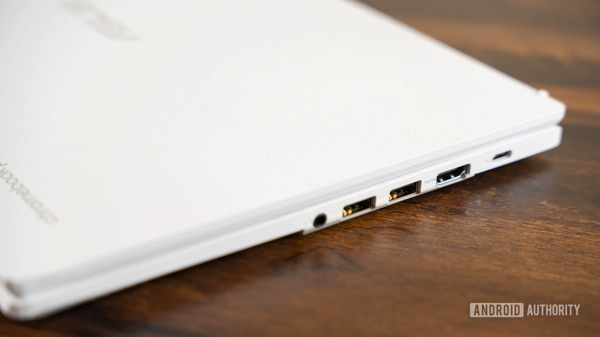 ASUS Chromebook Plus CX34 from the side, showing ports stock photo (3)